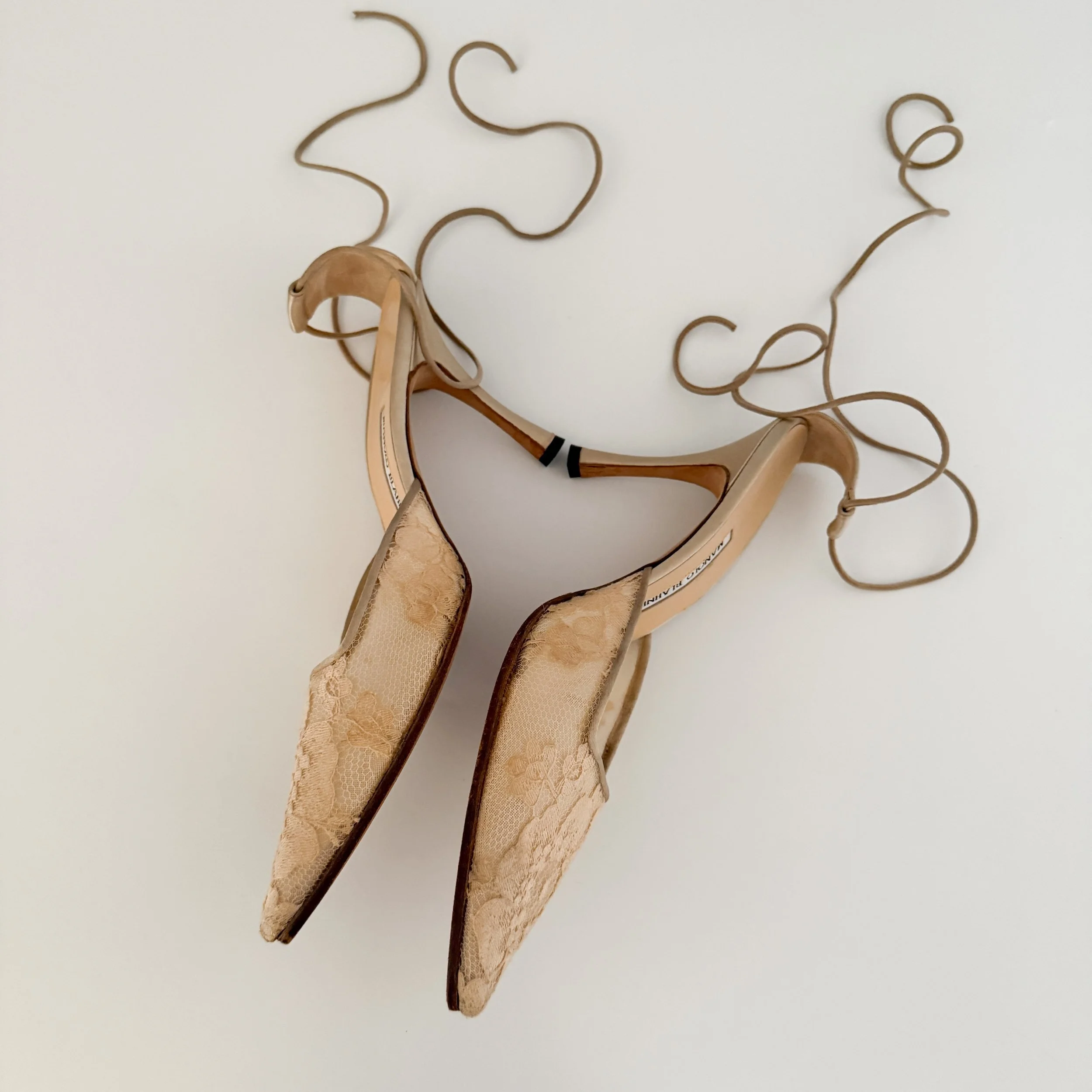Louis Vuitton S/S 2003 by Marc Jacobs Ivory & Black Bow Slingback